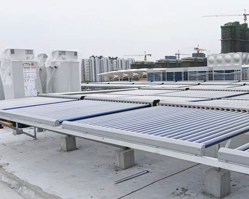 鍋爐、太陽能集熱器和空氣源熱泵一體化熱水工程